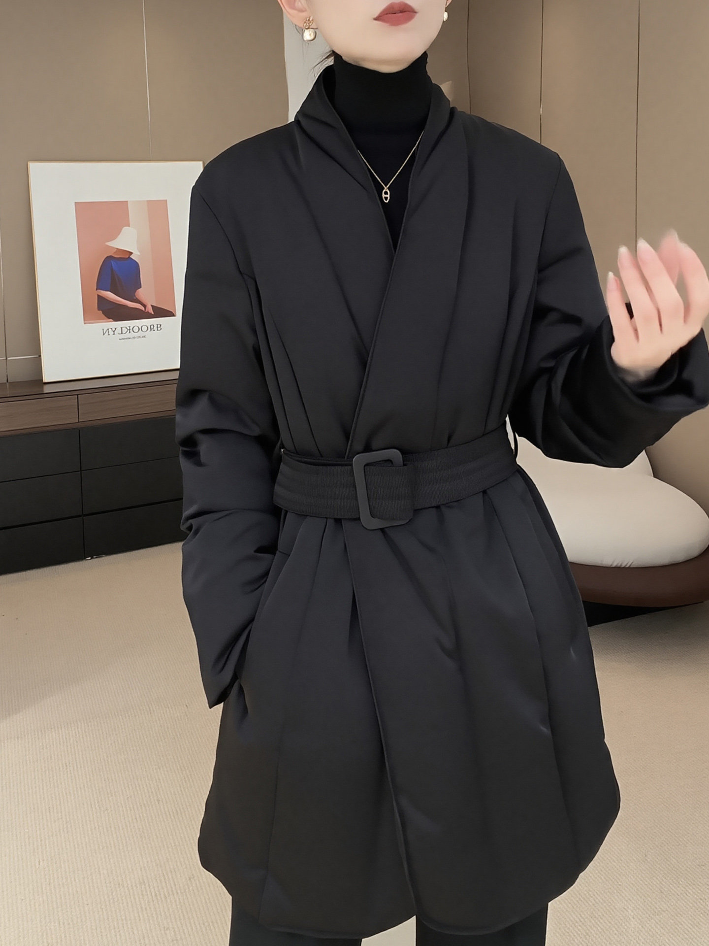 2025冬季极简风黑色V领长袖高级感大码女装胖MM显瘦气质保暖棉服