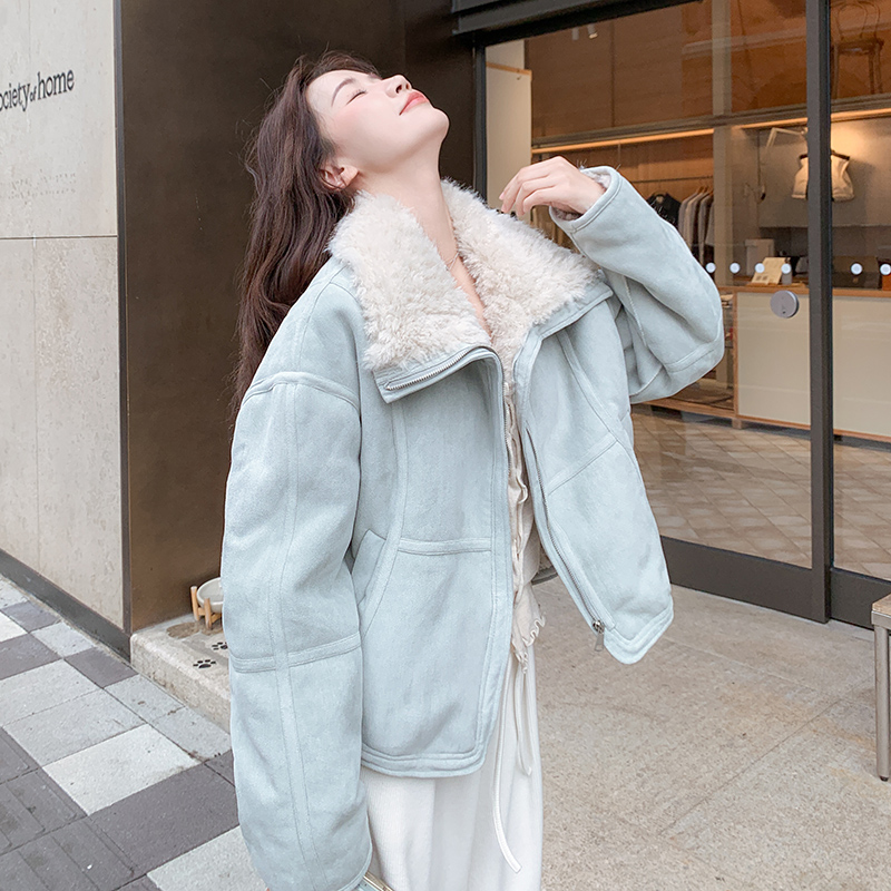 浅蓝色毛绒外套女2025年冬季新款时尚小清新减龄显瘦百搭保暖棉袄