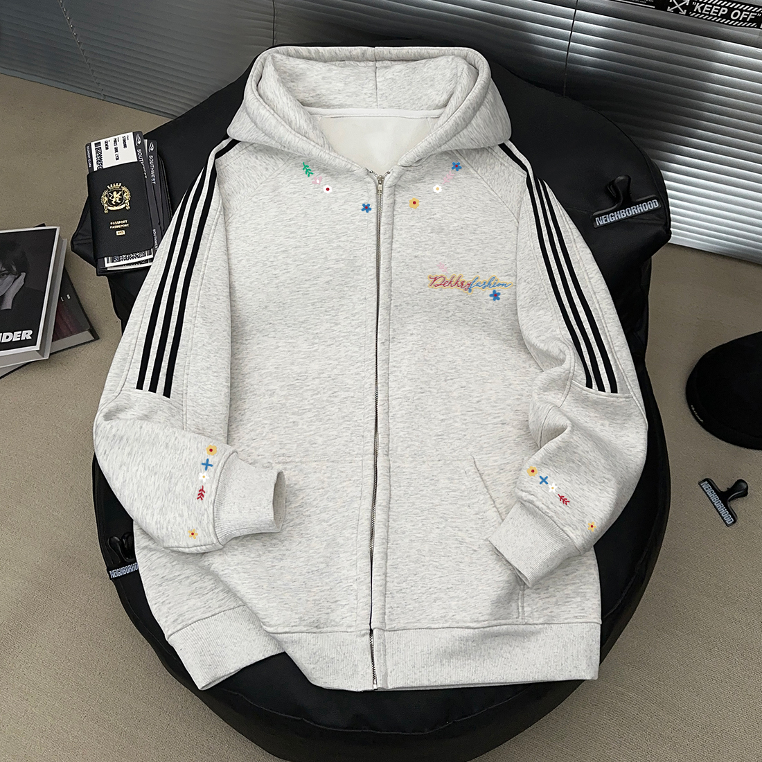 美式三条杠秋冬季连帽开衫个性花朵字母印花外套拉链情侣休闲卫衣