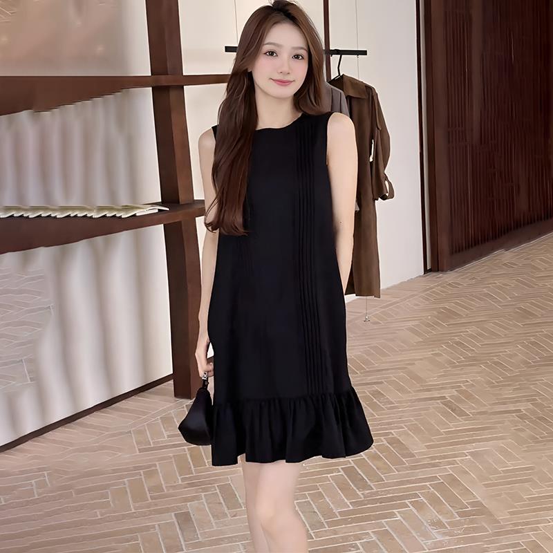 Madof/法式高级感黑色无袖背心连衣裙女2025新款夏季宽松鱼尾短裙