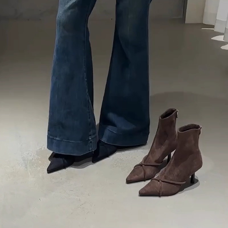 复古绒面高跟短靴女秋冬新款尖头细跟交叉带设计感显瘦弹力瘦瘦靴