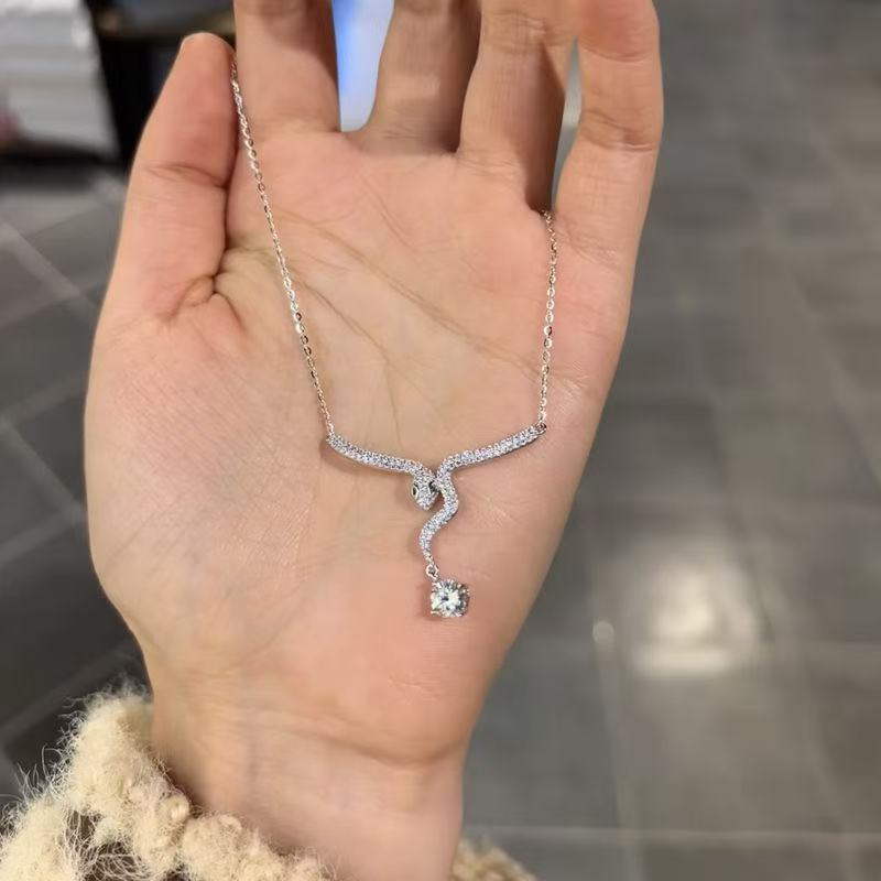 柯柒 钛钢项链 灵蛇项链女轻奢小众设计感时尚百搭本命年锁骨链