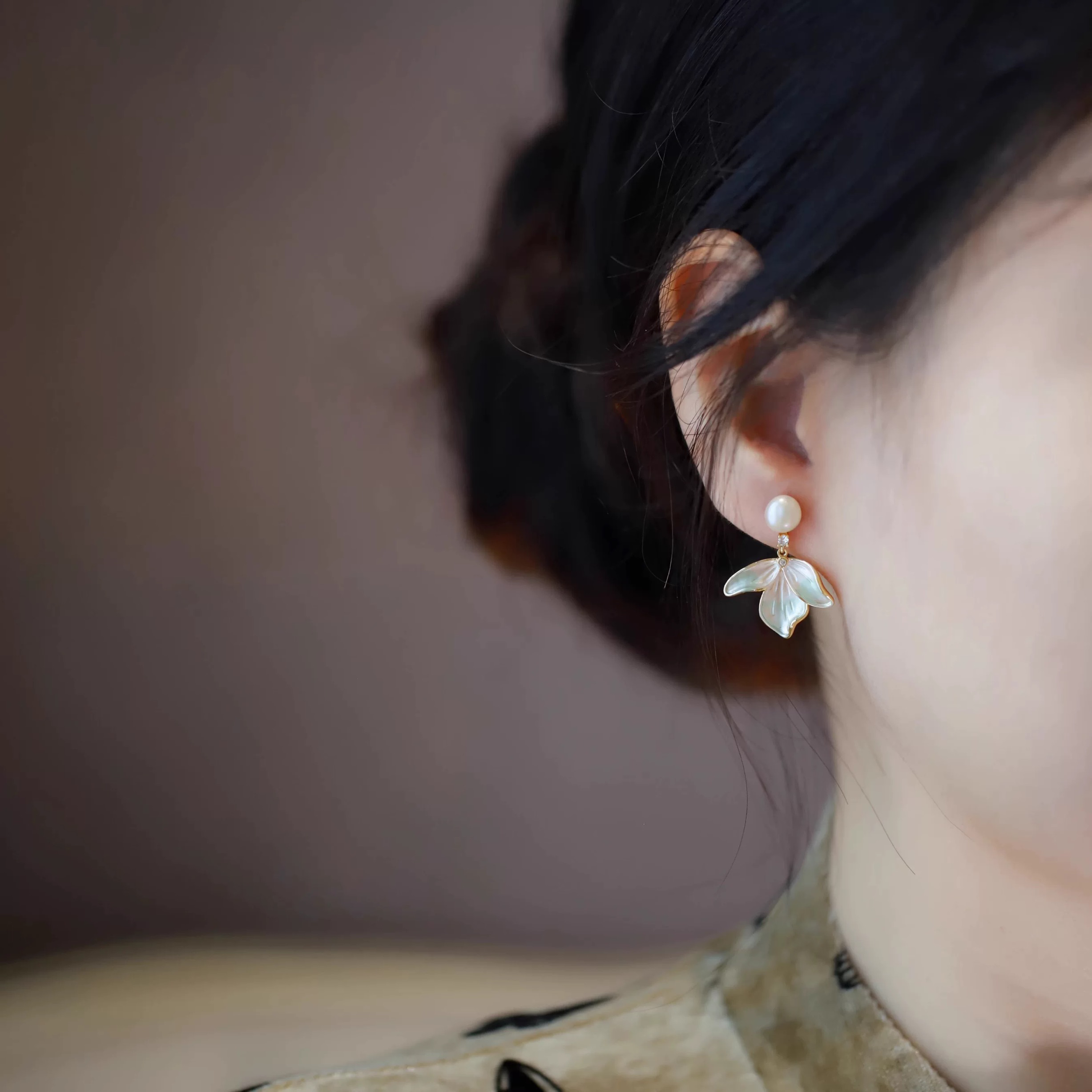 「茱萸」温柔花瓣淡水珍珠耳环女气质无耳洞蚊香盘耳夹