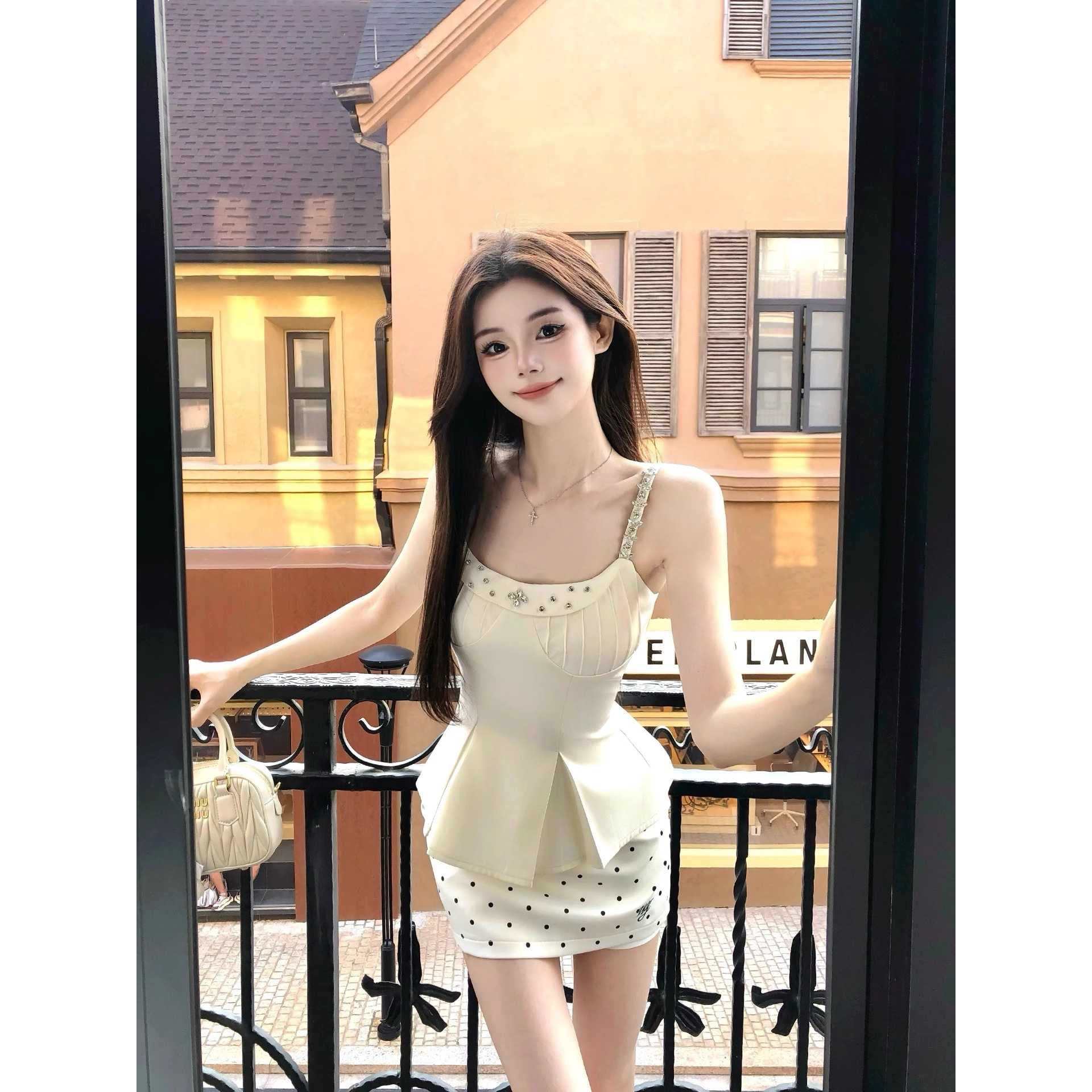 【心动佳人】2025夏季新款修身吊带上衣高腰波点包臀半身短裙套装女