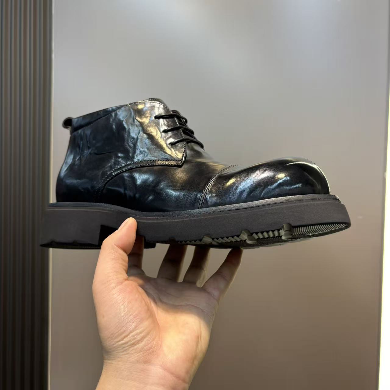 2025秋季新款男士时尚厚底大头商务休闲皮鞋男鞋