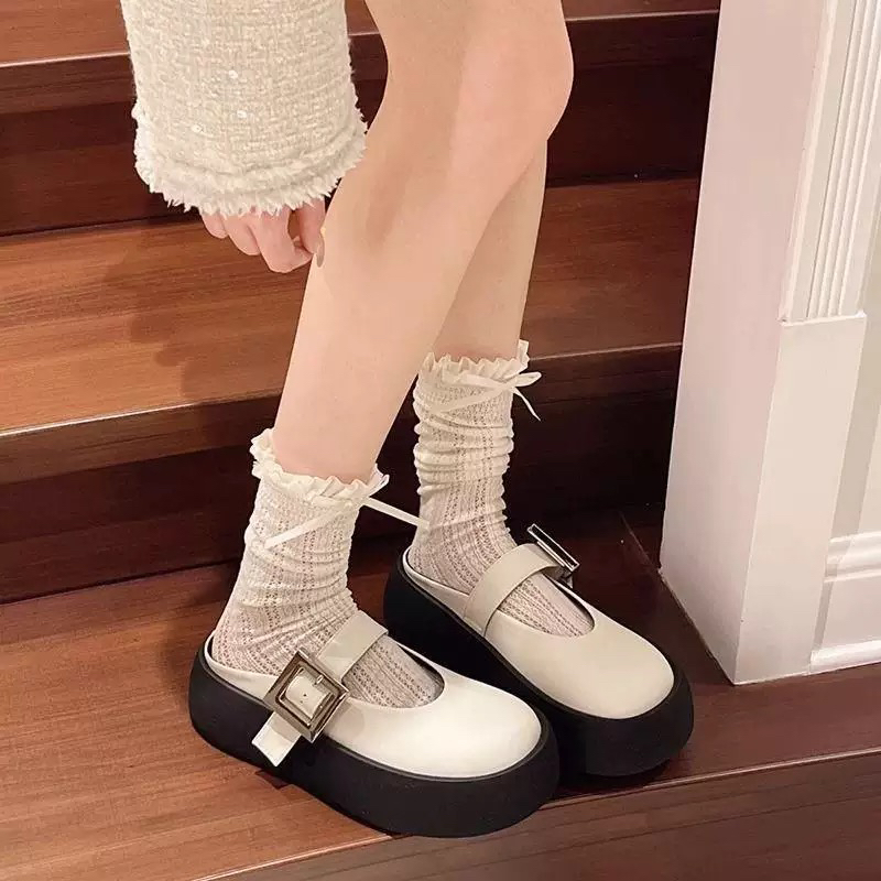 白色真皮厚底一字带金属扣女爆款2025百搭新款穆勒鞋丑萌圆包头拖