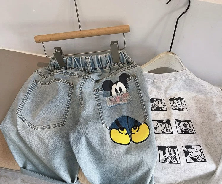 中小童2025春秋新款百搭老爹牛仔裤了百搭儿童装春秋款印花小脚裤