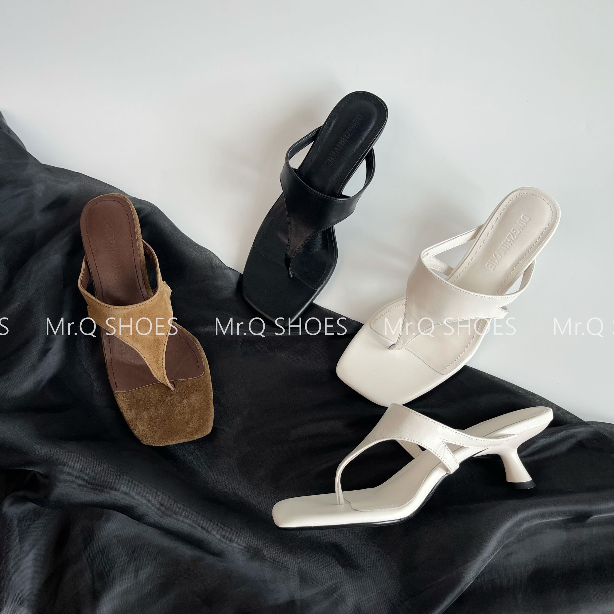 34-40码/跟高5cm/黑白卡/时髦精度假风法式方头小猫跟夹趾拖