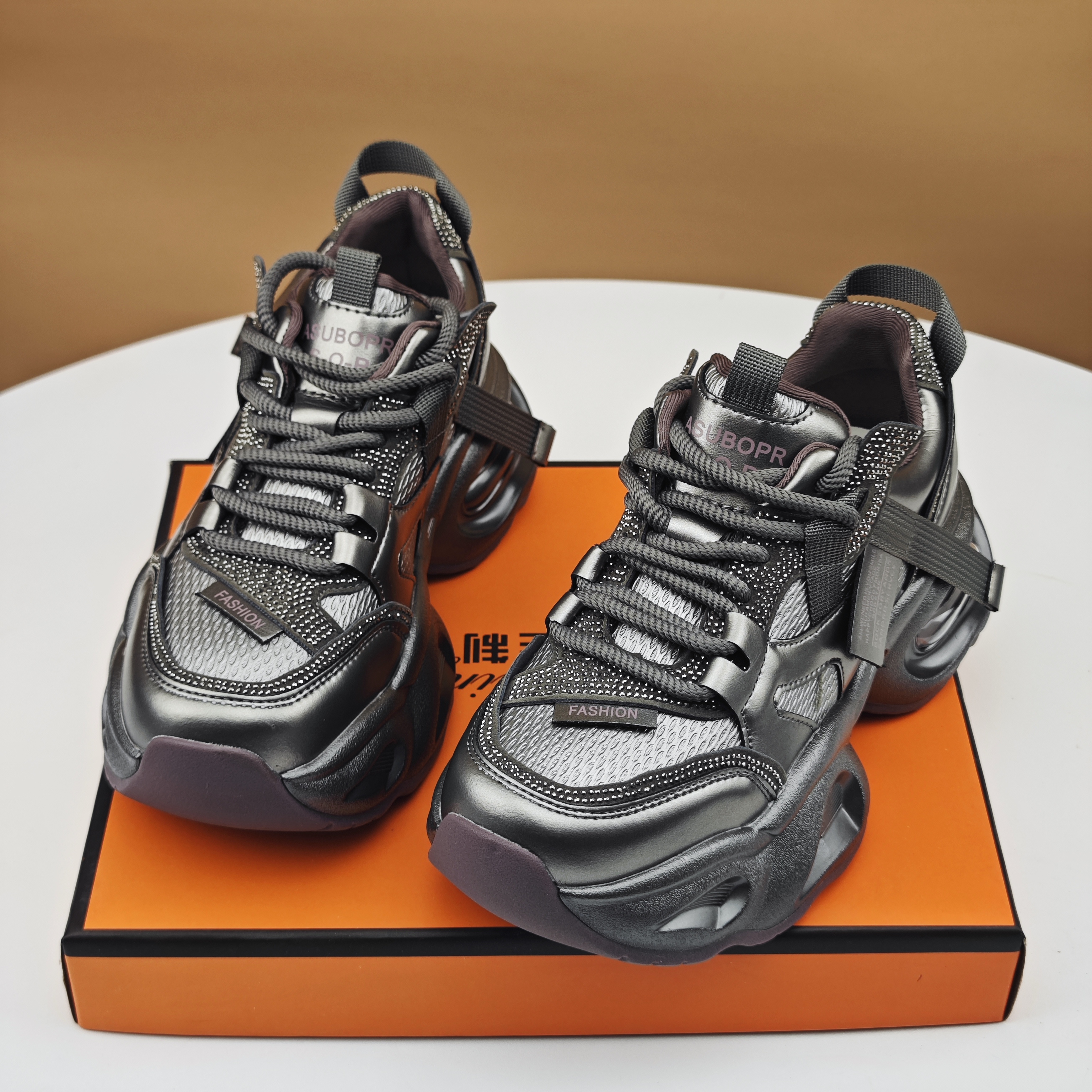 欧洲站厚底增高老爹鞋女2025秋冬新款时尚百搭加绒运动鞋水钻潮鞋