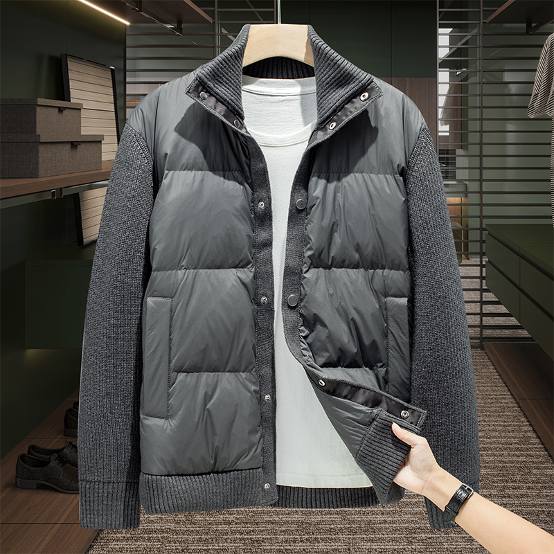 高级感轻奢男深灰色立领轻薄羽绒服拼接长袖针织袖子保暖白鸭绒冬