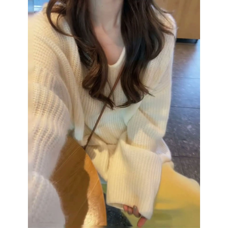 2025秋季新款女韩系穿搭宽松V领长袖毛衣上衣气质高腰显瘦半身裙