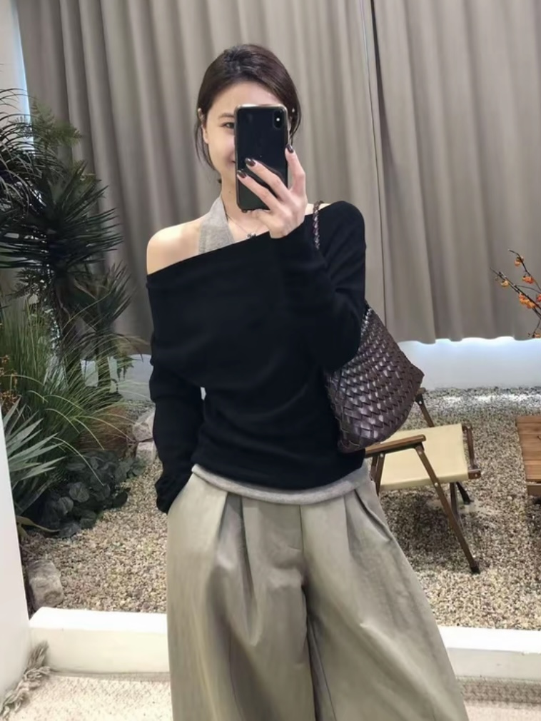 法式松弛感斜肩假两件挂脖毛针织衫女装秋季新款修身显瘦撞色T恤