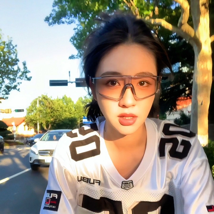 新款户外运动日夜两用变色眼镜骑行登山徒步防风防紫外线男女同款