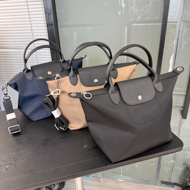 龙乡同款 防火防水防油防尘！男女通用单肩斜挎包饺子包