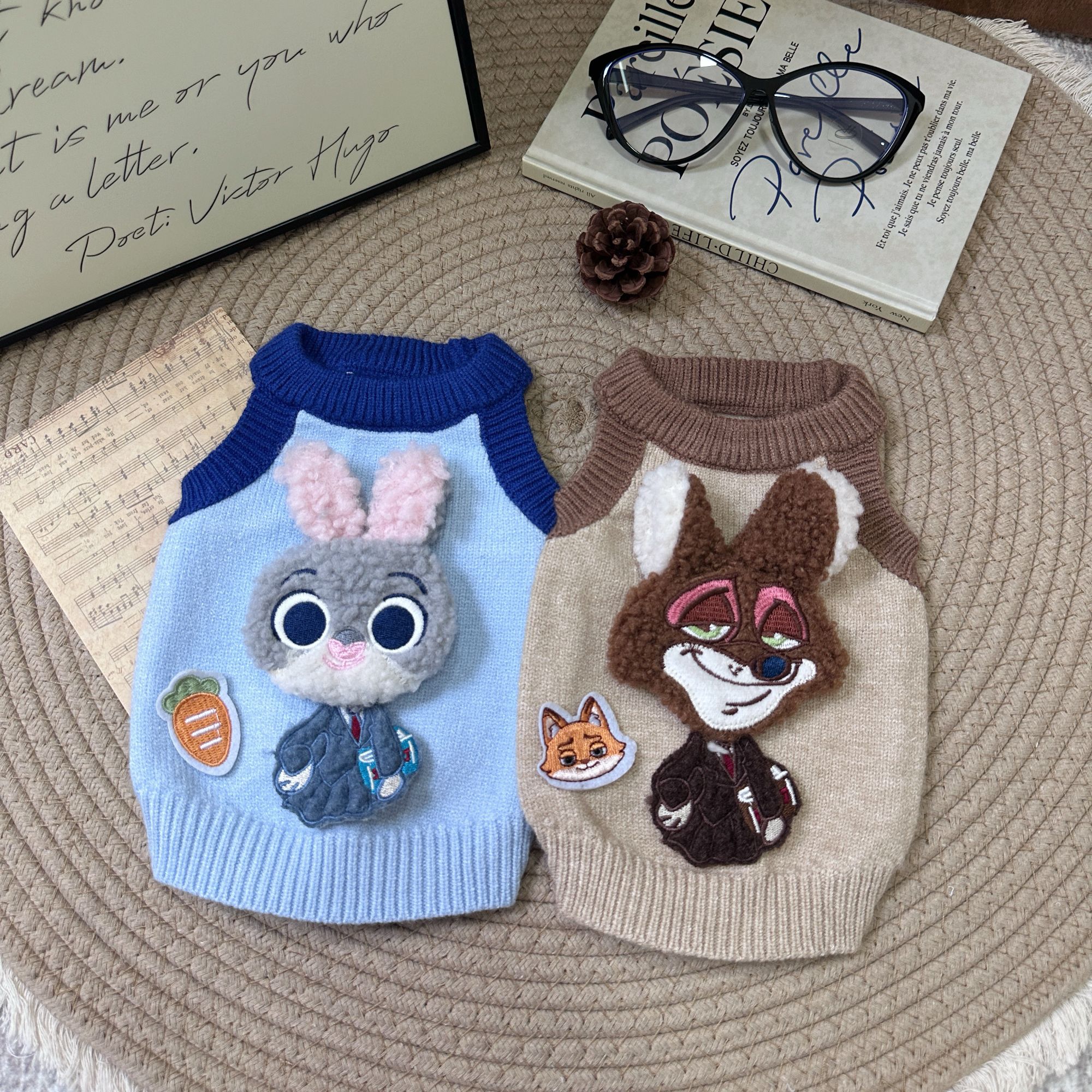 狗狗衣服可爱挂脖秋冬包芯纱毛衣新款泰迪比熊猫咪小型犬服装