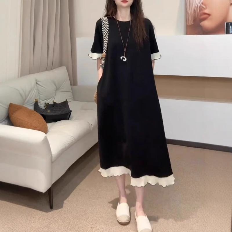 大码女装秋季高级法式设计感拼接连衣裙胖mm遮肚显瘦赫本风小黑裙