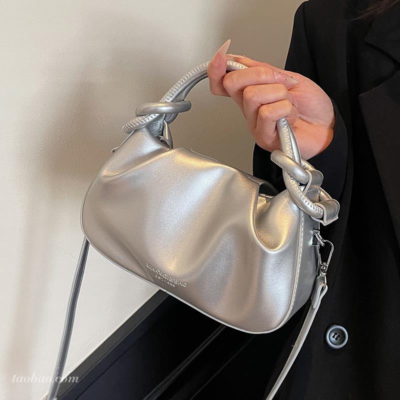 高级感超火小众包包女2025新款夏季百搭斜挎包时尚手提褶皱小拎包