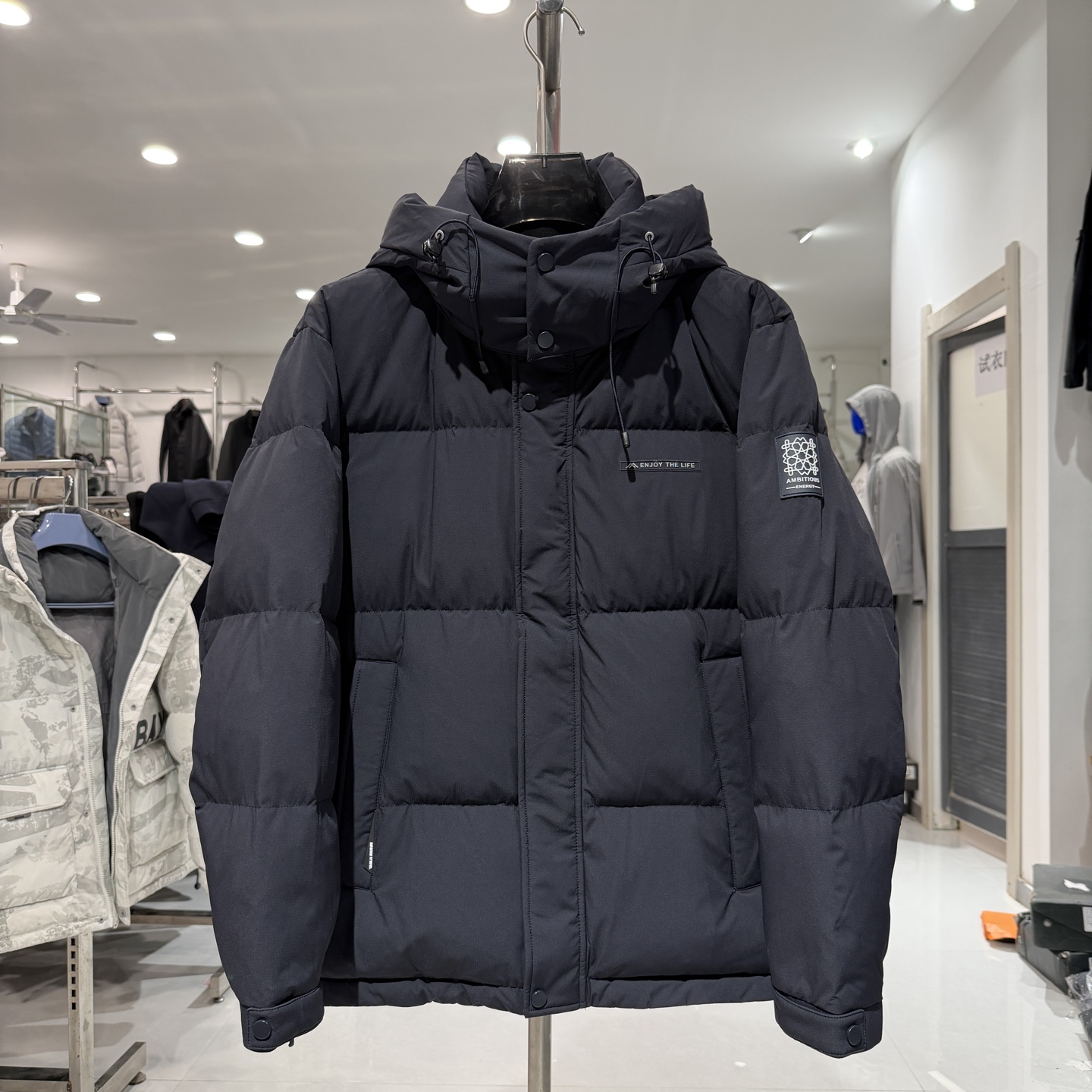 W976冬季新款男士加厚羽绒服可拆卸帽轻便保暖宽松百搭面包服外套