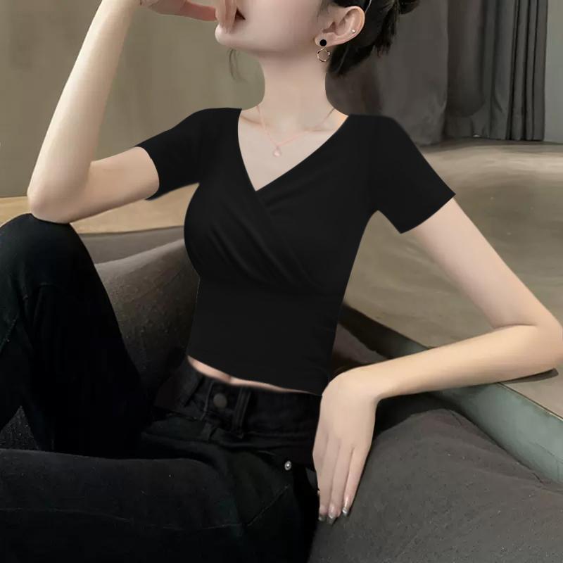 2025新款夏季黑色交叉V领短袖T恤女短款薄款洋气紧身露脐打底上衣