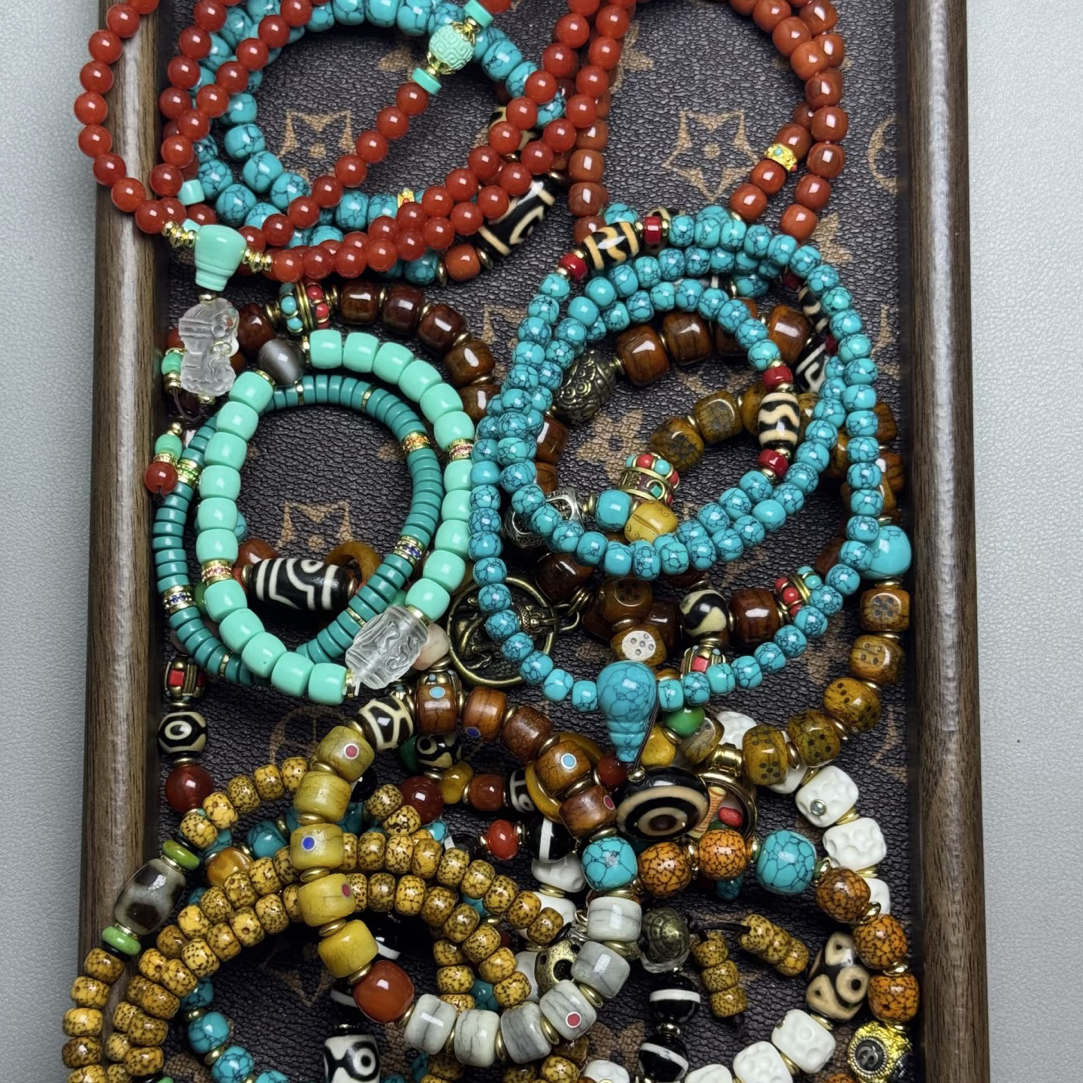 藏地漂亮藏饰手串