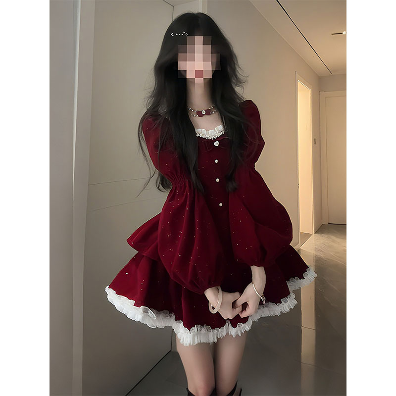 辣妹复古新年红色战袍连衣裙冬纯欲风丝绒蕾丝收腰A字连衣裙套装