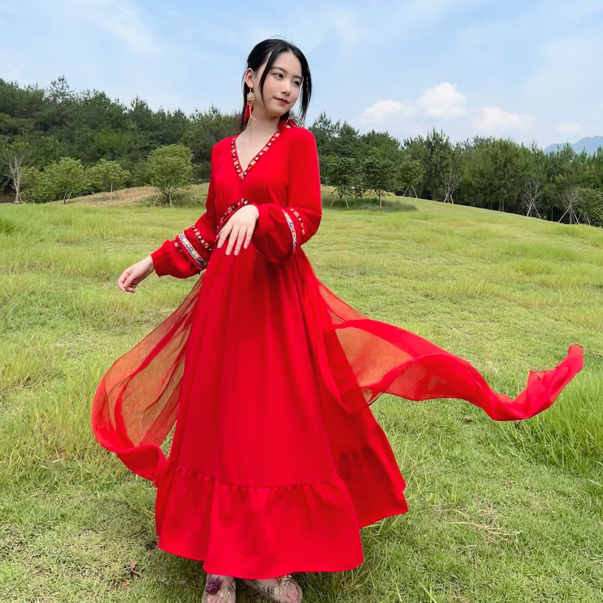 民族风长裙云南茶卡盐湖红色连衣裙青海湖旅游裙子沙漠异域风红裙