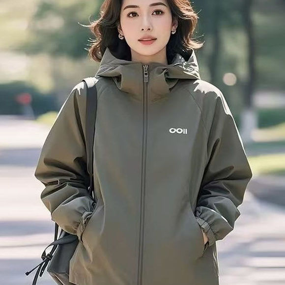 2025年新款高级感超好看又酷又飒的覆古百搭女士短款连帽外套春秋