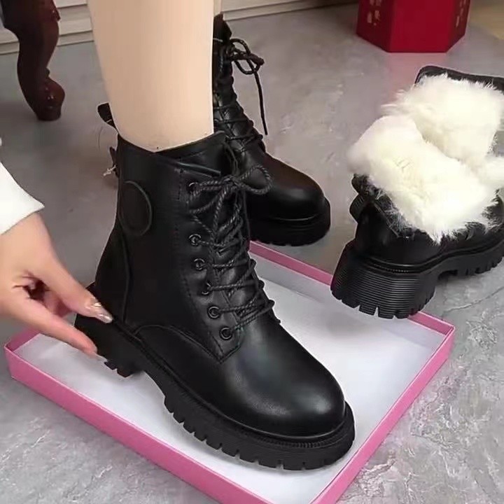 软皮雪地靴女2024新款冬季皮毛一体加绒保暖马丁靴厚底防滑棉皮鞋