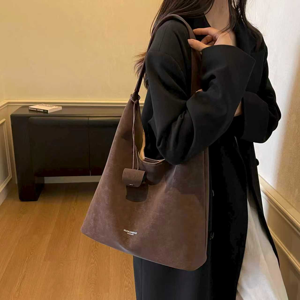 网红简约秋冬麂皮绒包包大容量包包单肩包单根托特包