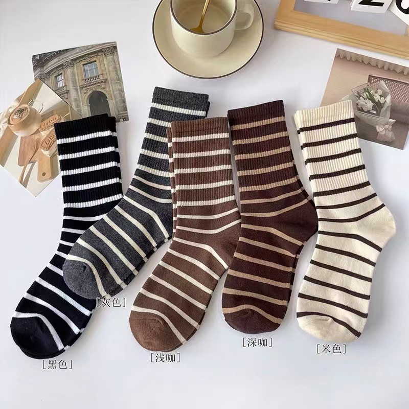 8双袜子女纯色条纹中筒袜ins潮可爱日系运动袜韩版百搭秋冬季好物