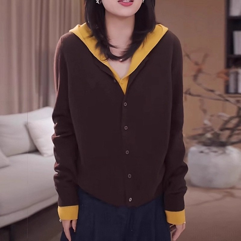 大码胖MM假两件撞色毛衣女士秋季慵懒风宽松显瘦连帽针织开衫上衣