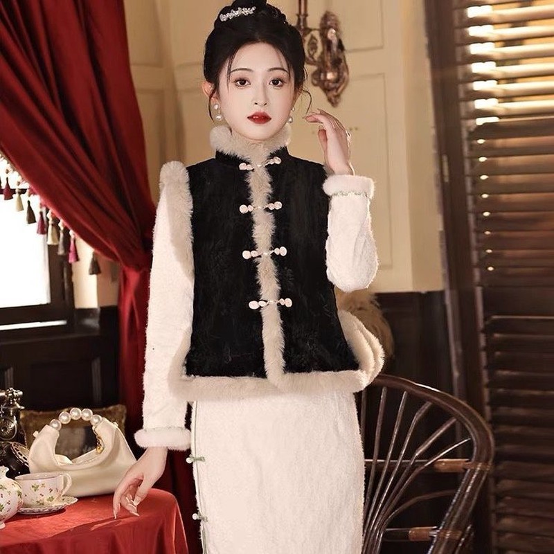 新款复古国风加绒中式盘扣短款背心加厚马甲坎肩民族秋冬妈妈外套