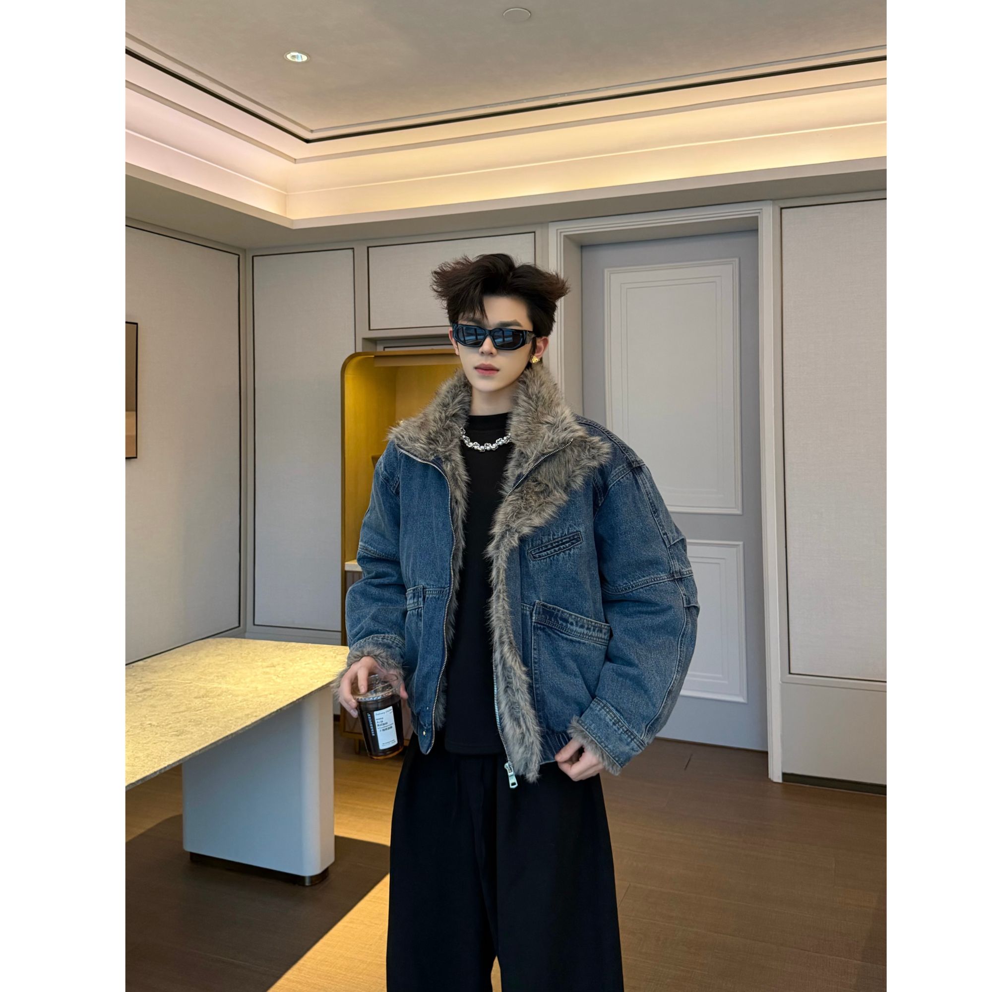 YOUNG秋冬新品潮流美式复古牛仔拼接座山雕厚毛领宽松夹克(2630)