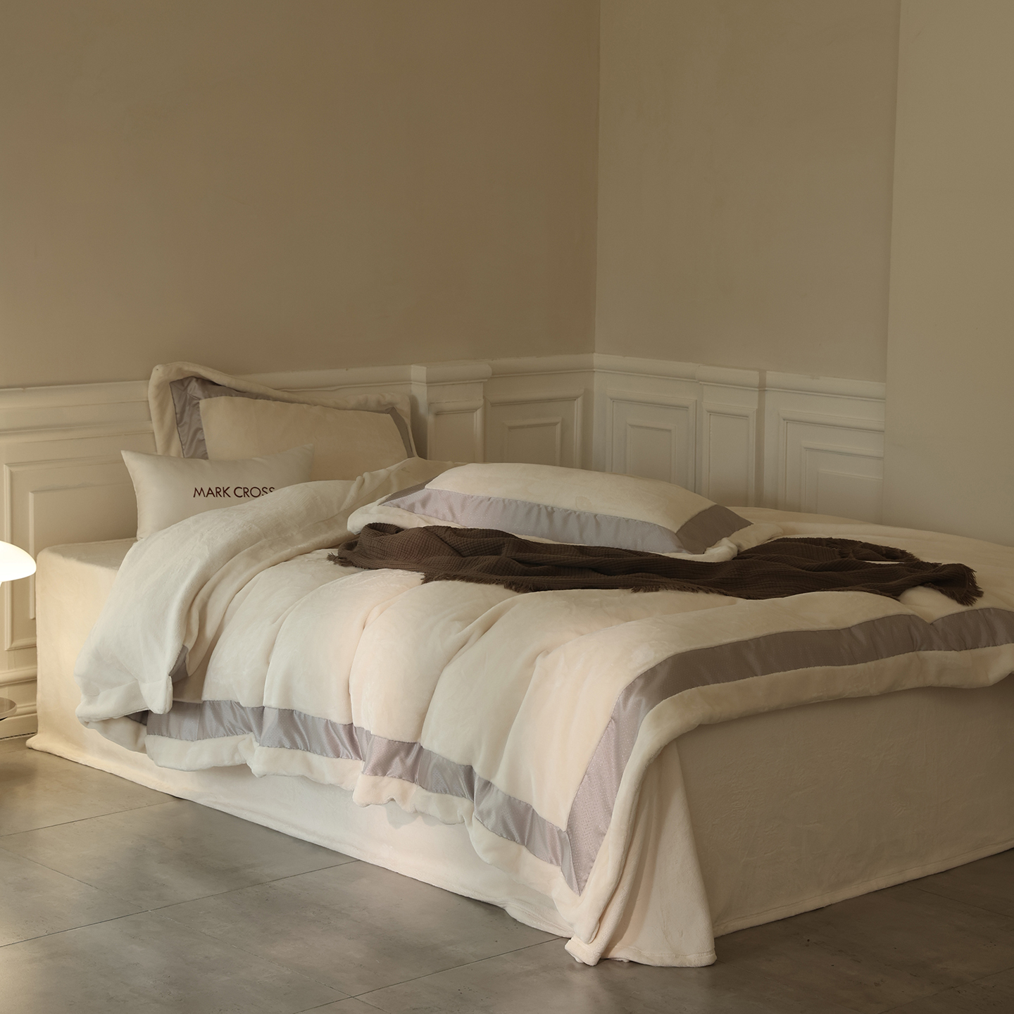 玛洛驰 -冬日月光曲 350g新款轻奢质感软糯慕丝牛奶绒四件套