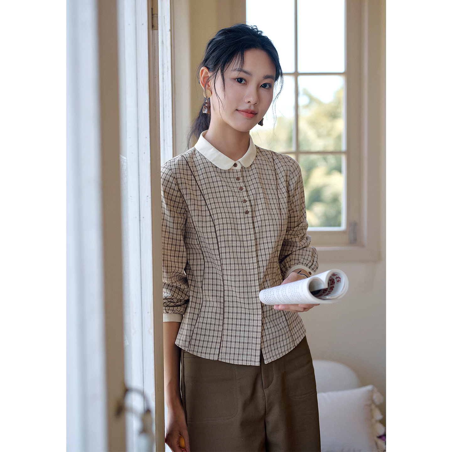 红念文艺格子棉麻衬衣女长袖设计感2025秋季新款女装气质衬衫上衣