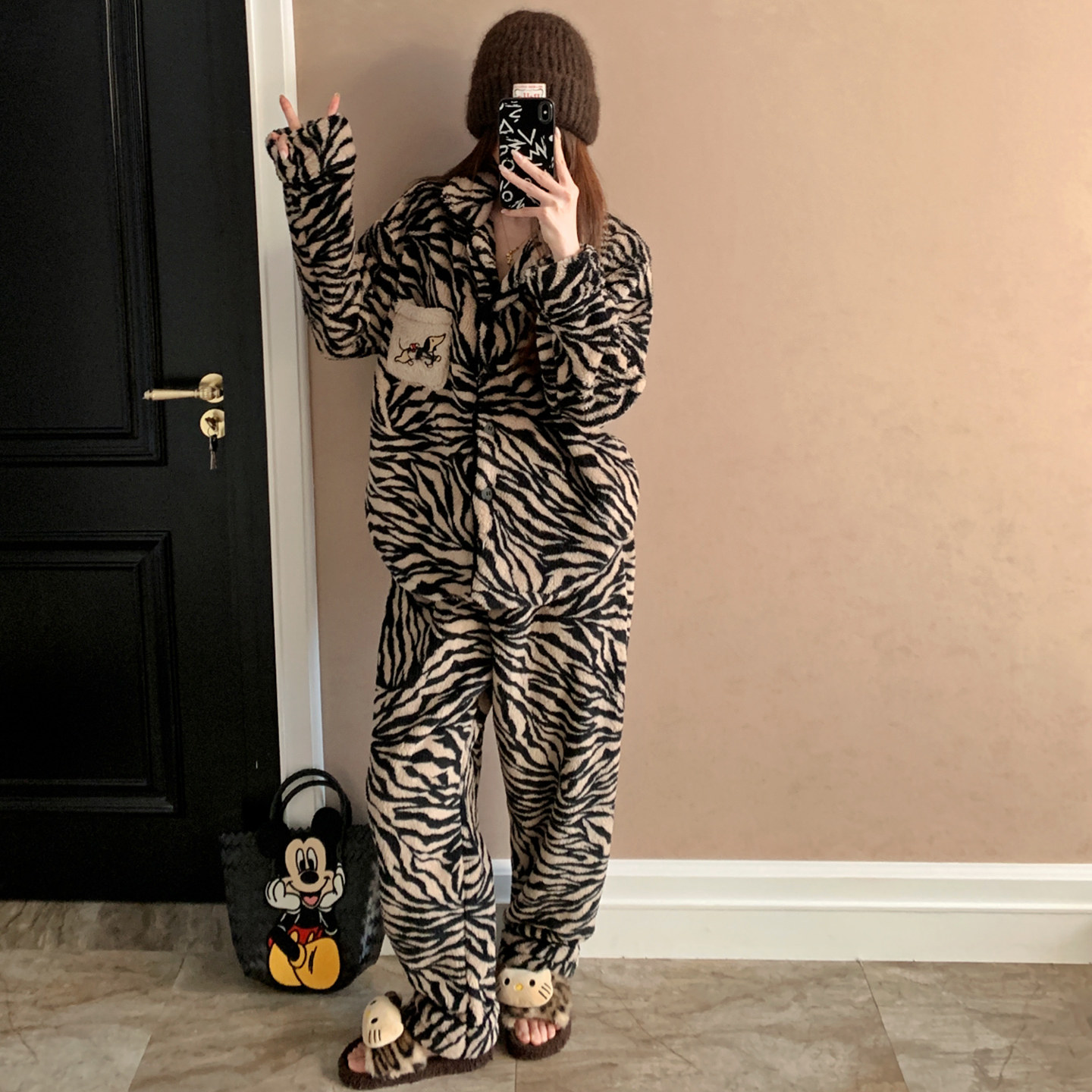 可爱卡通小狗加厚保暖睡衣女新款冬季法兰绒加绒豹纹珊瑚绒家居服