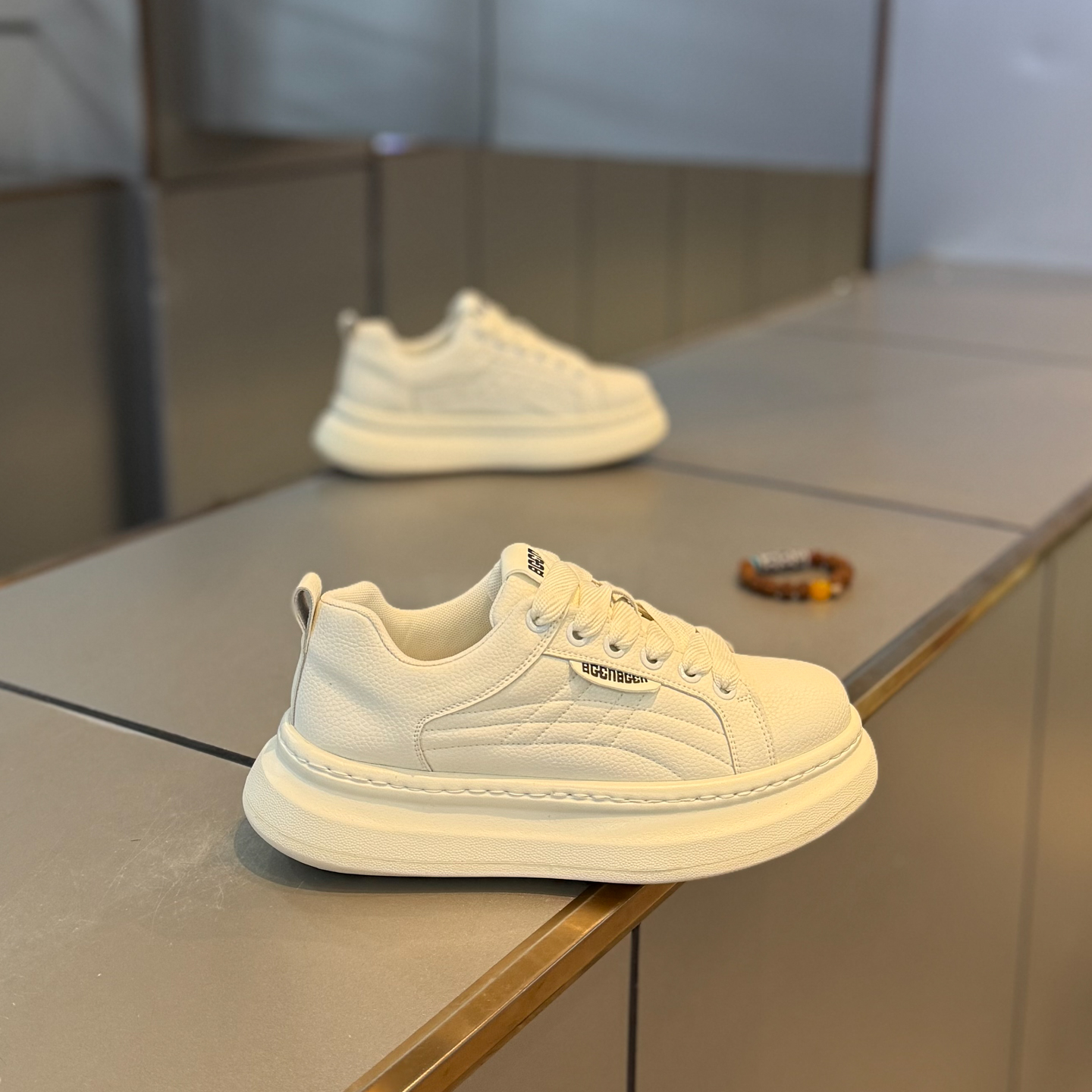 百搭纯色系带轻奢秋季款高级感男鞋厚底时尚休闲风新款男士鞋子潮