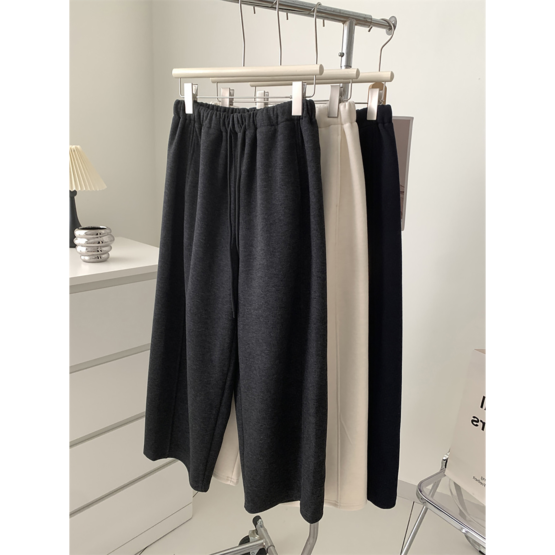 胖妹妹240斤大码宽松休闲加厚直筒裤女秋冬季保暖九分阔腿奶奶裤