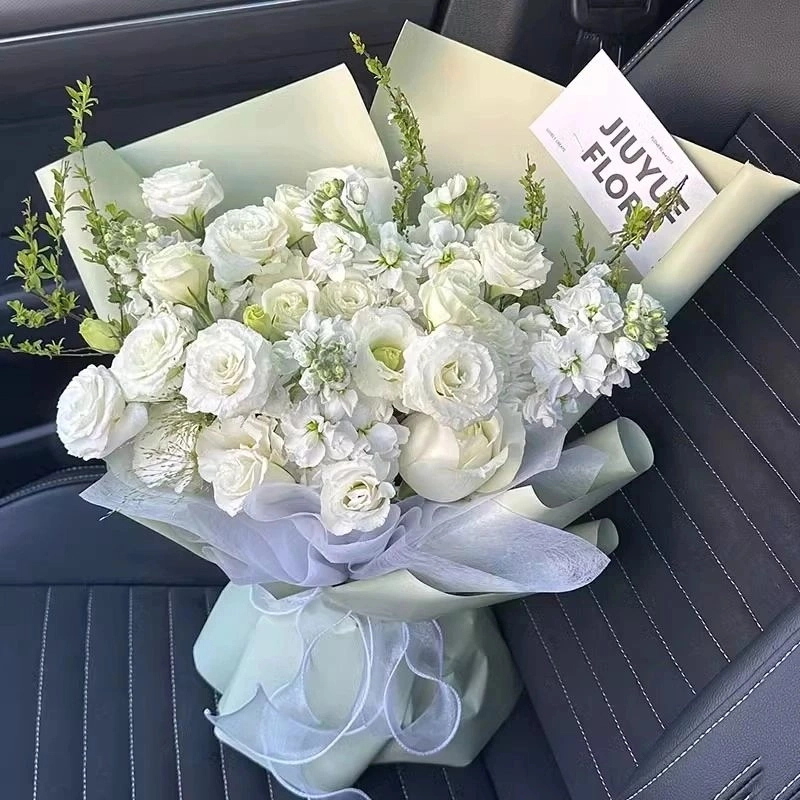 洋桔梗白玫瑰花束女男友鲜花同城配送碎冰