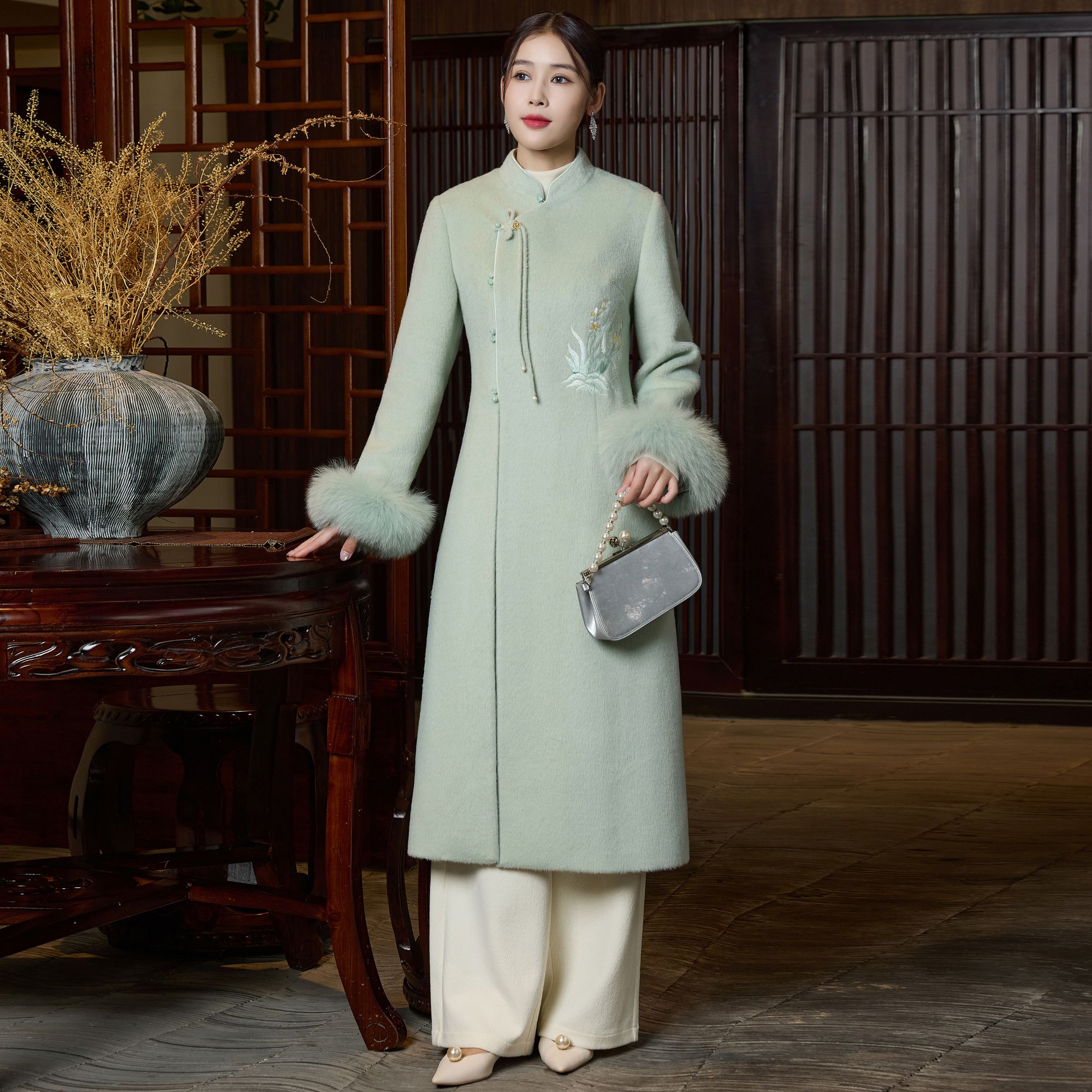 H439新中式绿色外套女款上衣秋装羊毛大衣外套冬刺绣国风复古女装