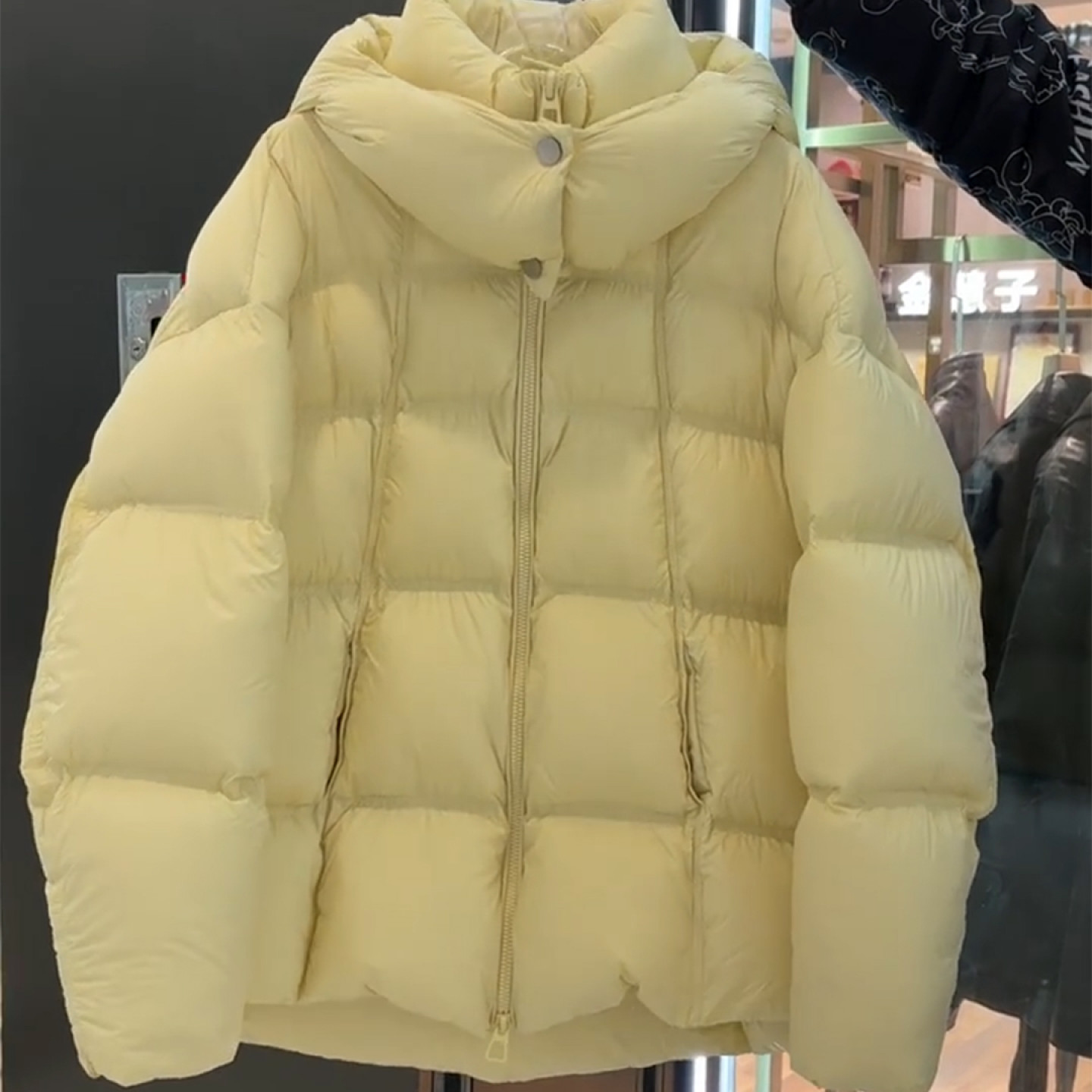 连帽短款棉服女2025新款冬季时尚超好看显白加厚外套纯色宽松棉衣