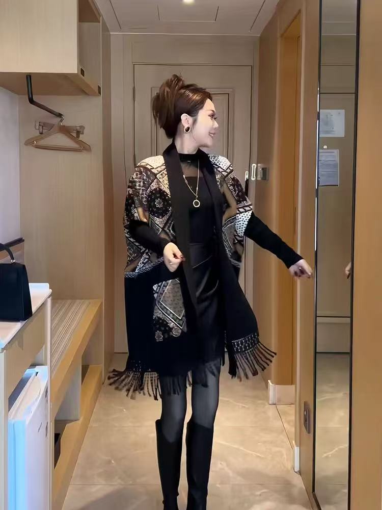 显瘦贵妇披肩翻领毛衣2025春季风衣外套女2025新款爆款洋气