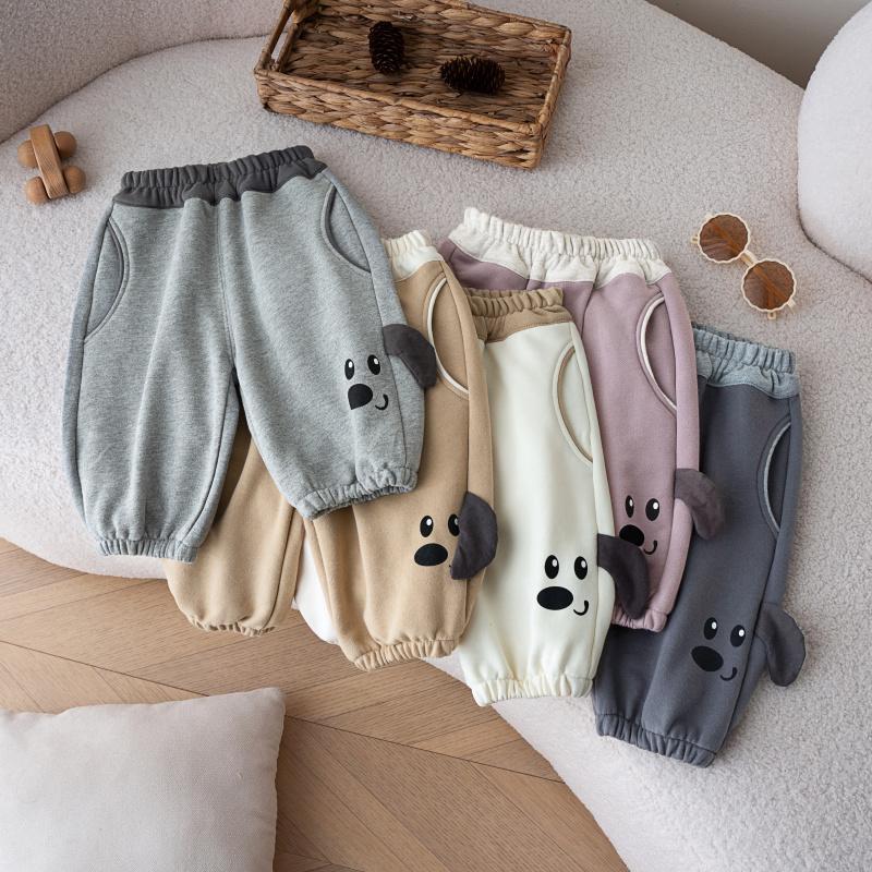 秋季宝宝卫裤儿童休闲长裤婴幼儿百搭洋气束脚裤运动裤卡通宽松裤