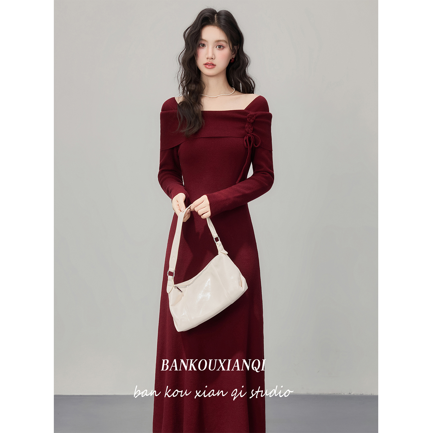 半口仙气秋冬新款长袖方领针织打底气质修身红色连衣裙新娘敬酒服
