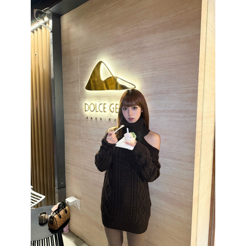 复古慵懒辣妹风高领麻花毛衣2025冬季气质露背针织衫中长款上衣女