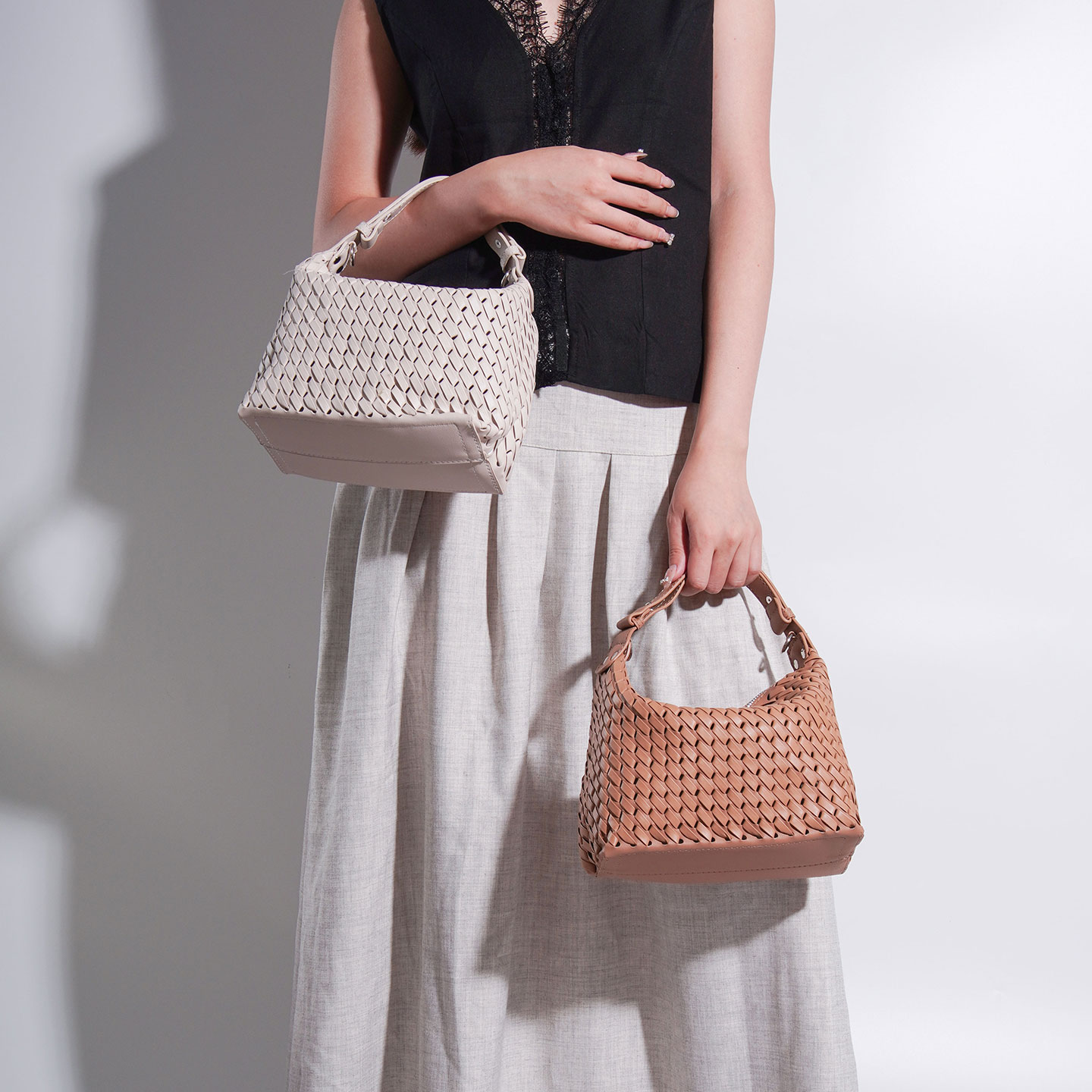 2025新款手提包包女手工编织包单肩斜挎包小众设计高级感云朵包