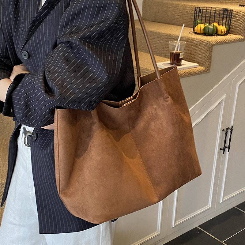 时尚简约包包女2025新款通勤百搭单肩大学生上课大容量手提托特包