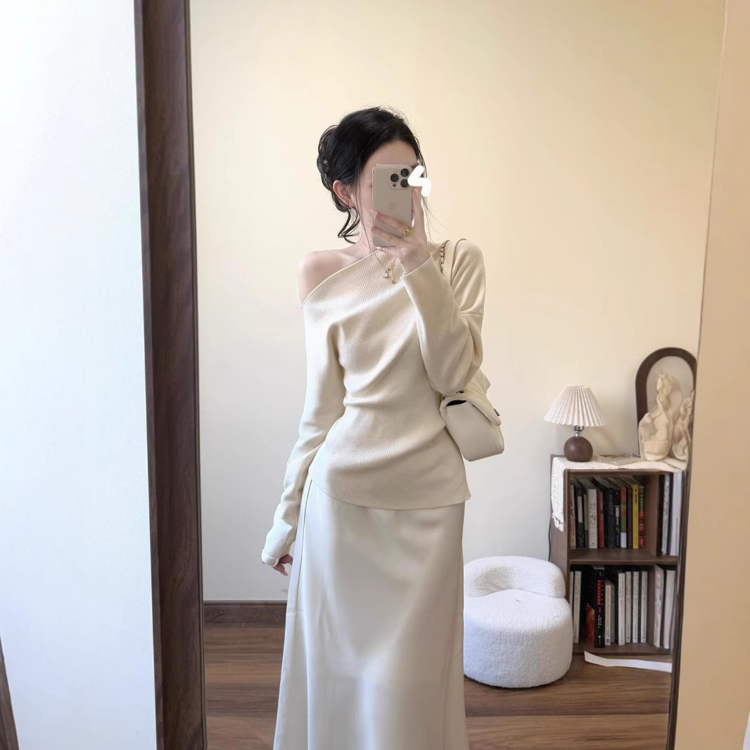 秋季上新新款法式高级感修身露肩针织上衣高腰显瘦半身裙潮套装女