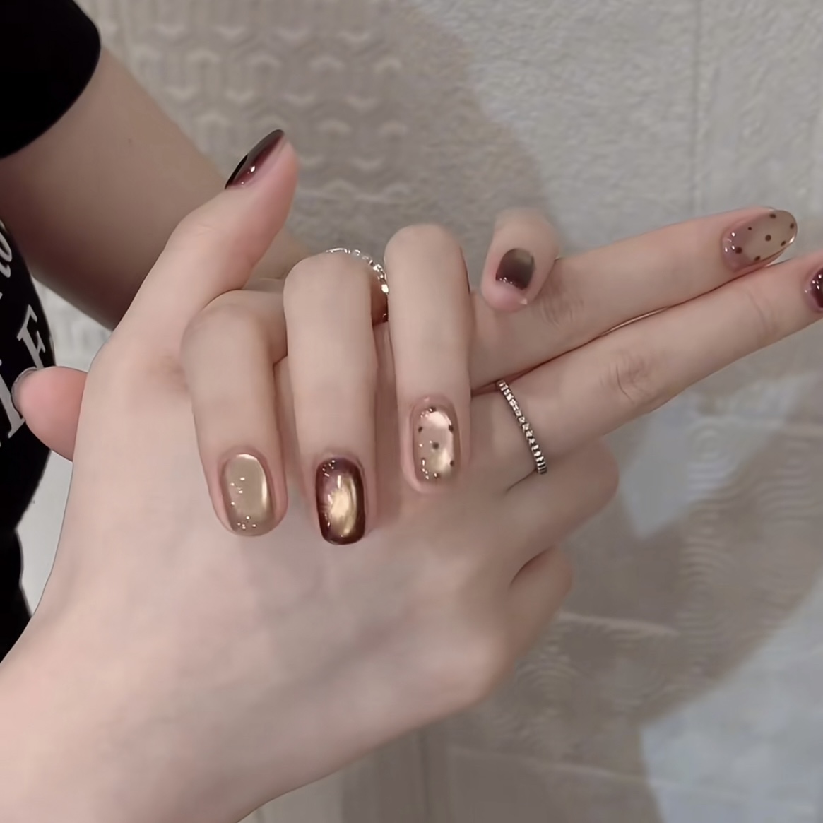 可可】秋冬美甲2025新款上班族短款高级感猫眼棕色手工贴片穿戴甲