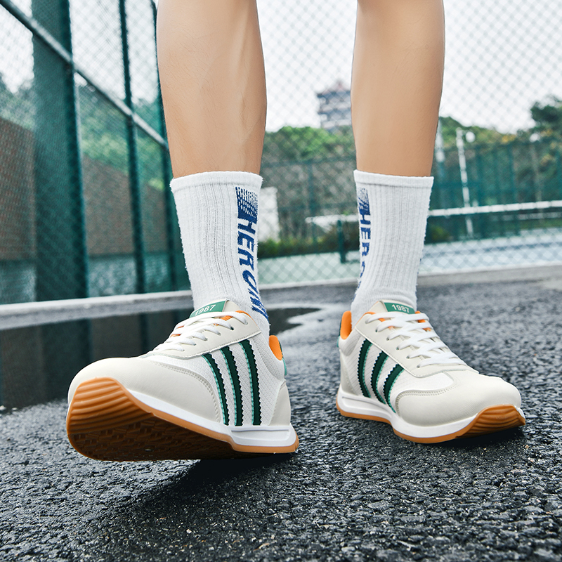 品牌断码情侣时尚运动风耐磨平跟休闲风春夏网面鞋复古男士